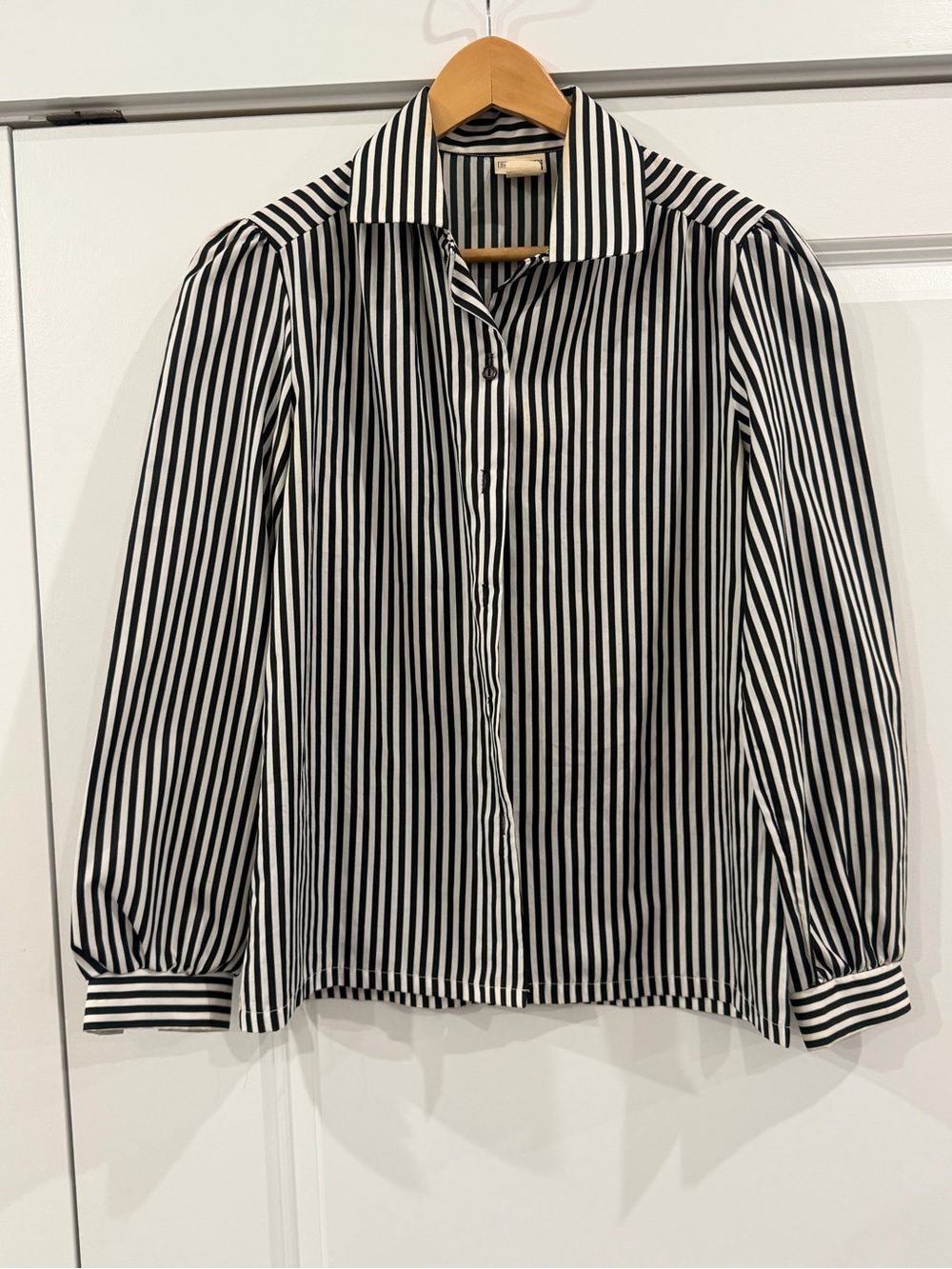 Vintage Women’s Sears Green and White Vertical Stripe Men's Button-Up Shirt Size